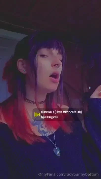 Old video of myself relaxing to some tunes lol 