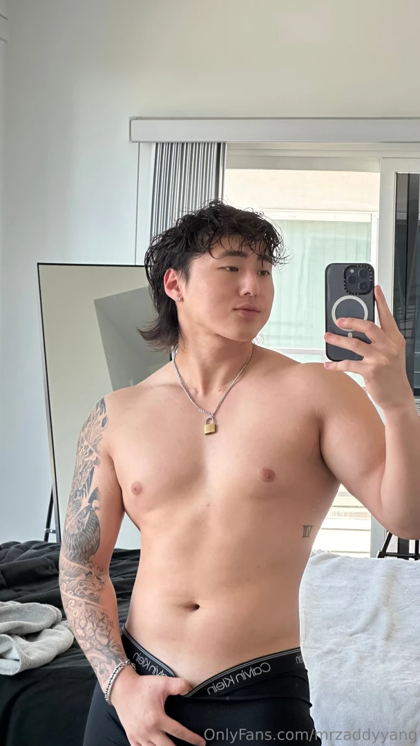 Say hi if you like men who workout 