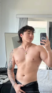 Say hi if you like men who workout