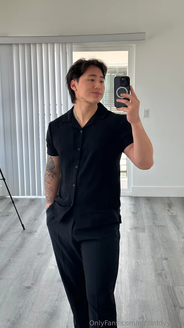 Does this look good for our date tonight dm me so i can show you what 