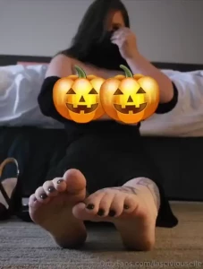 Uncensored on my vip page but you get to enjoy my cute feet either way