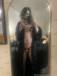 Surprise video of me using my dildo i have also opened custom pics for part 5