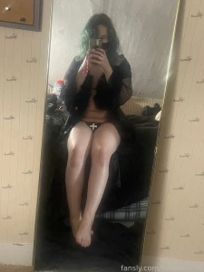 Surprise video of me using my dildo i have also opened custom pics for part 1