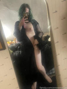 Surprise video of me using my dildo i have also opened custom pics for part 2