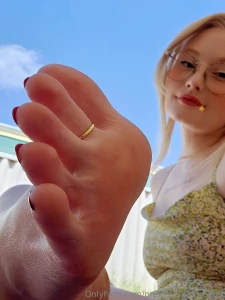 Don t try to hide it you can t resist my perfect toes