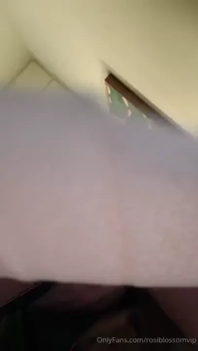 I tried to do an upskirt of the christmasy green pleather skirt and 