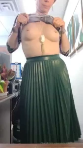 I tried to do an upskirt of the christmasy green pleather skirt and part 1