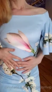 Vip re-release here s 17 mins of stripping and cumming on my dildo