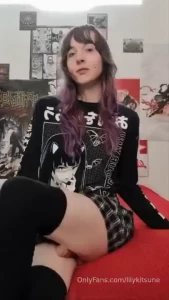 Do i keep my legs closed or wide open