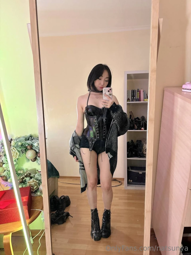 I love raves and even more i love when my outfit speaks for me before 