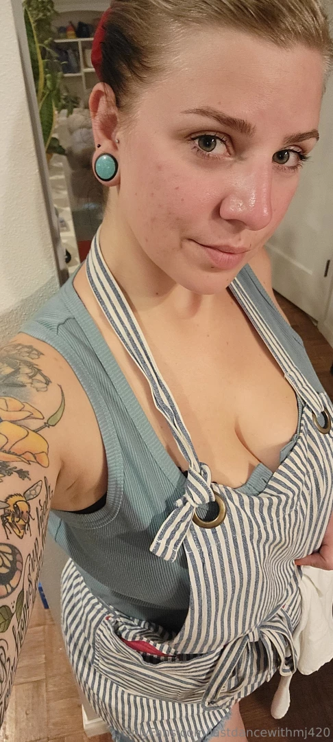 Want to see what s under my apron 