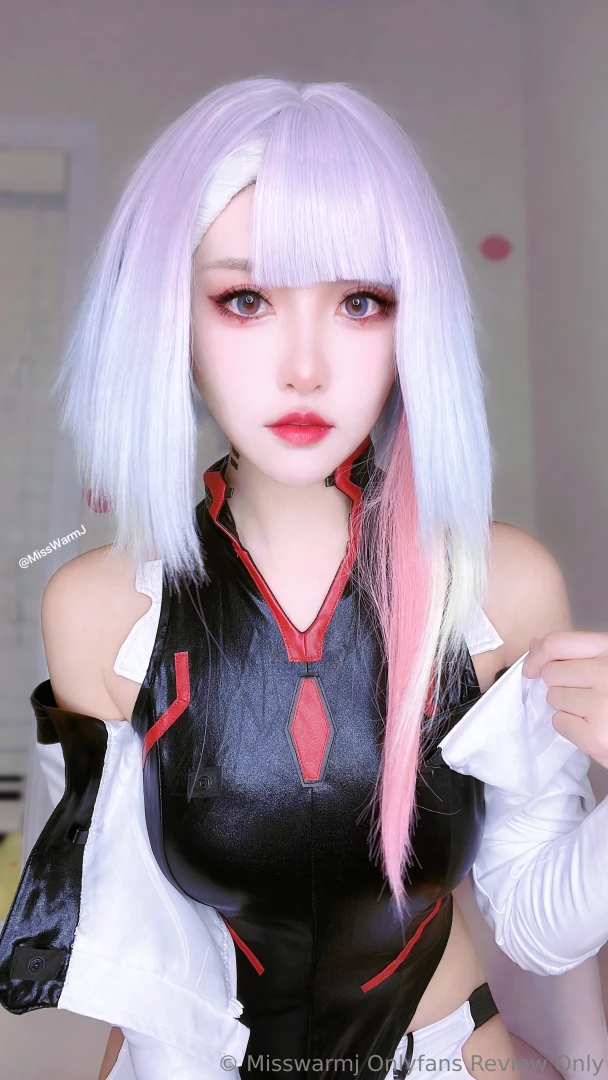 Come give me a hug and a kiss and maybe more 