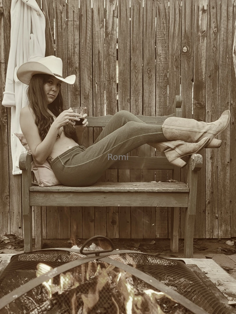 Hoping this little fire could keep me warm got some wood for me 