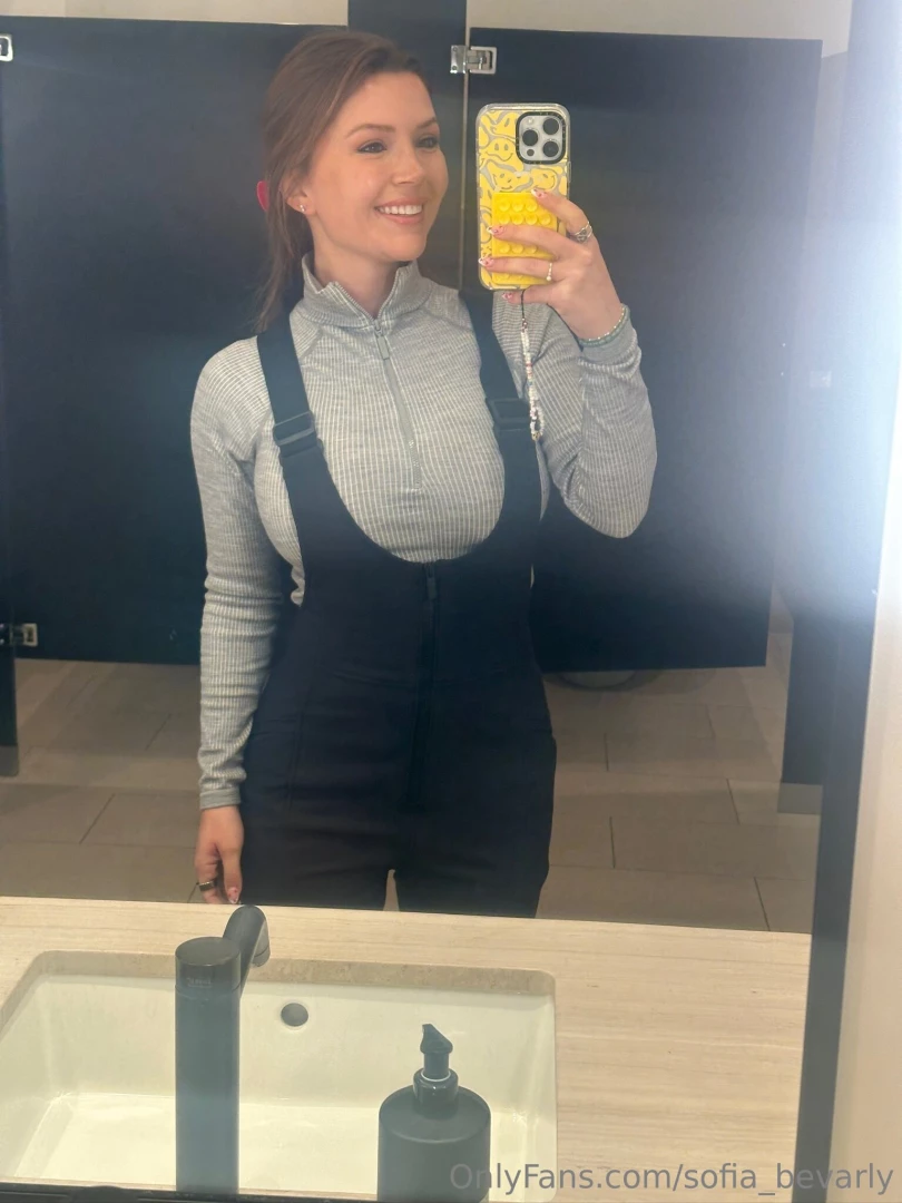 Skiing snowbunny part 1 