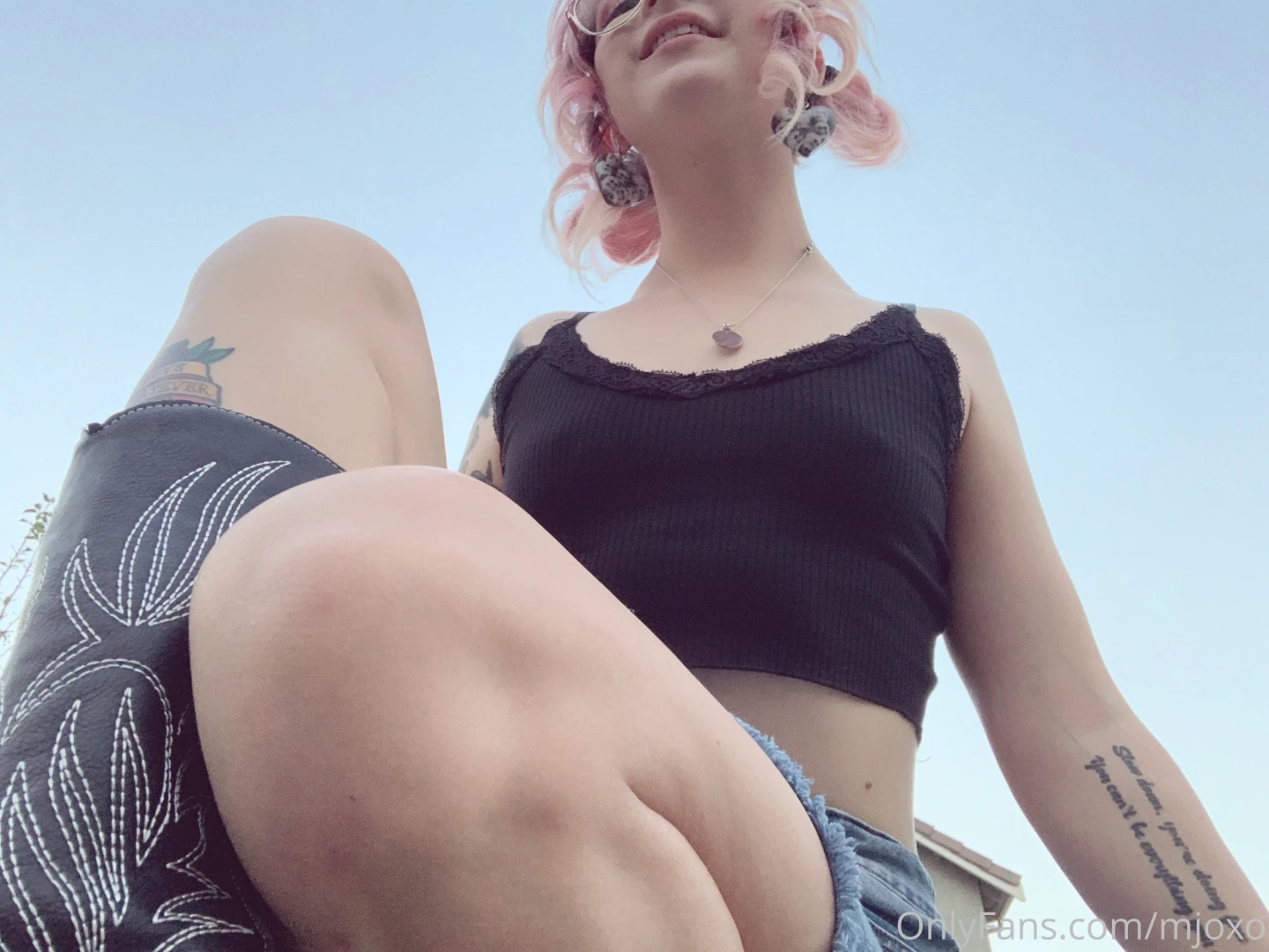 Any boot lickers in chat part 1 