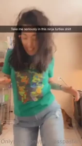 Do happy girls with messy hair turn you on part 8