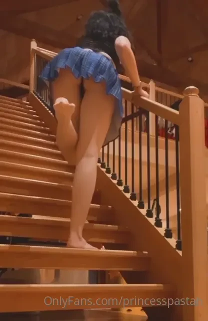 Raise your hand if you love upskirts 