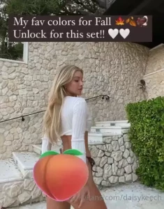 Booty pics for your saturday happy fall