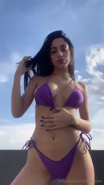 Trying some other shades if it fits me while under the sun 