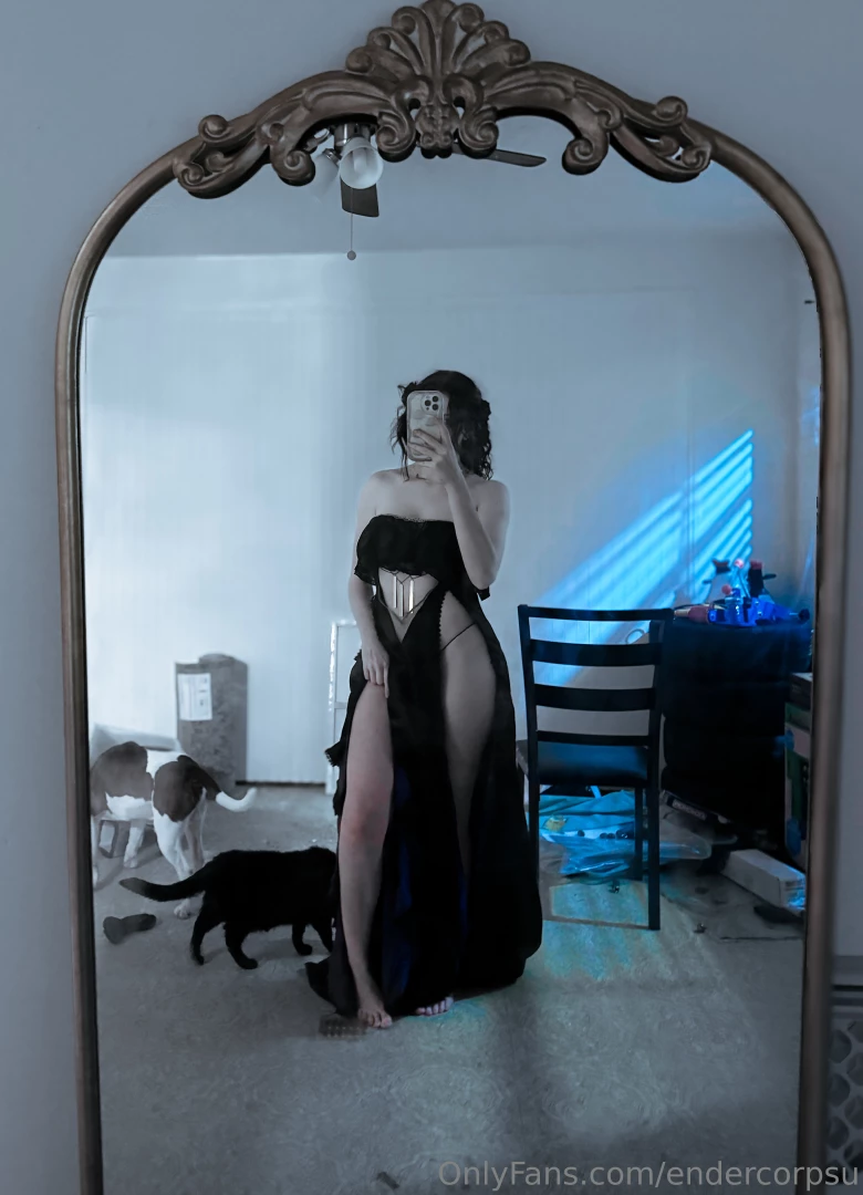 Looking for a vampire gf i promise i won t suck yourblood but i might 