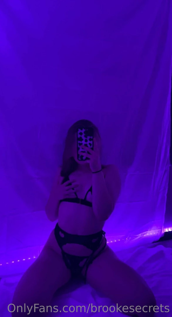 Hey babes missed you guys sorry i ve been working a shit ton but i 