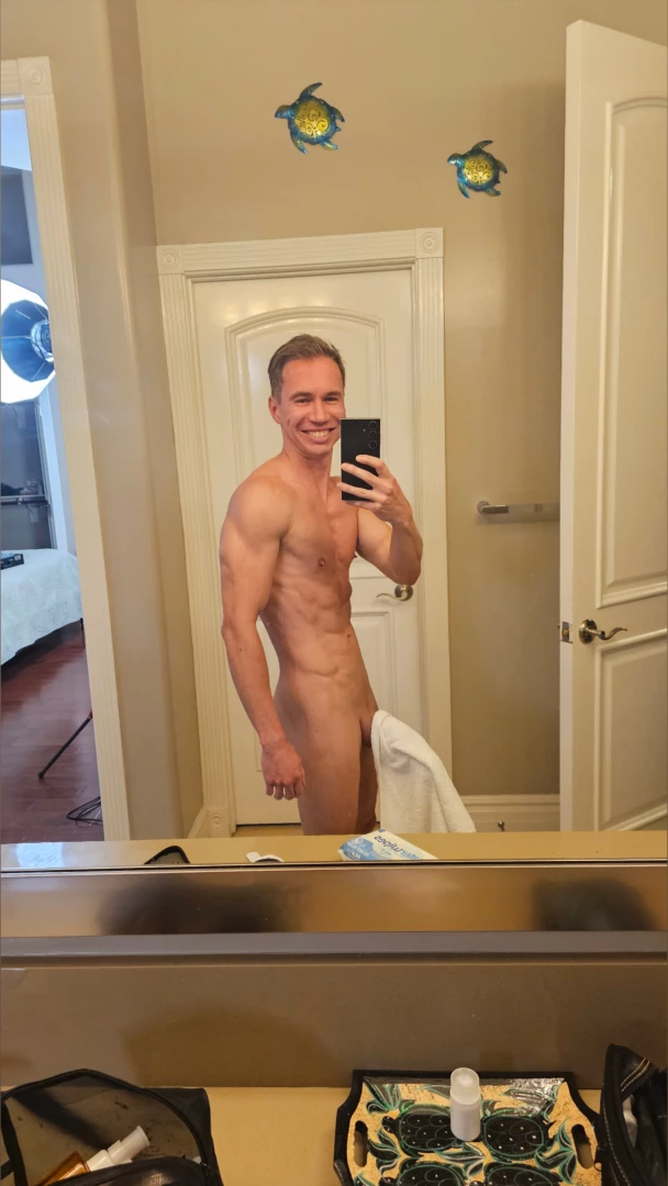 Can i be your towel rack 