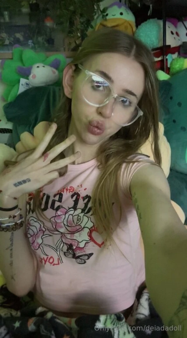 Just chillin here want to join me 