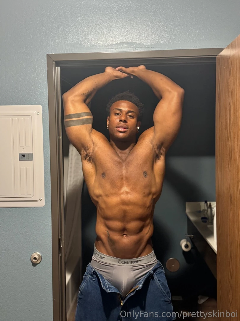 Vip deal ending soon prettyskinboivip https onlyfans com 