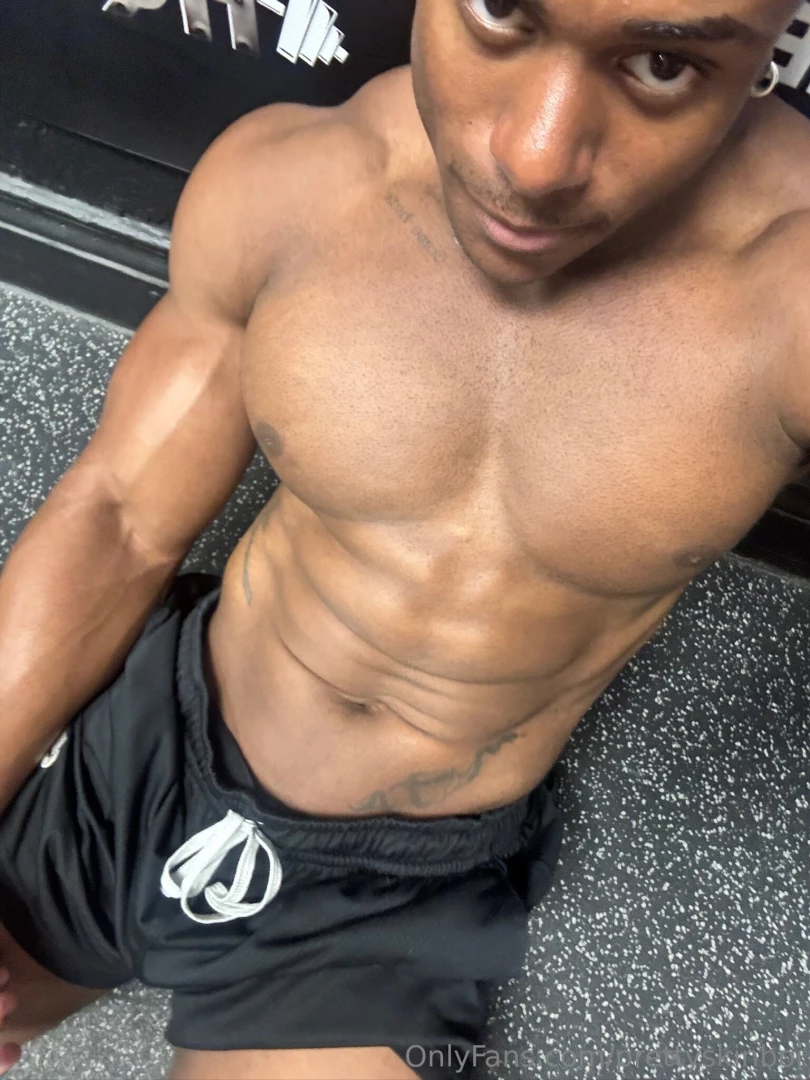 Prettyskinboivip https onlyfans com prettyskinboivip big surprises 