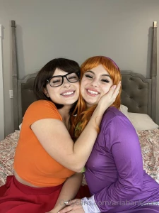 Daphne and velma had a scoobieee doobieee night part 1