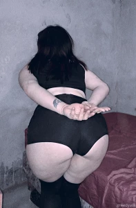 Just grab my hands and tear off my pants to fuck me hard