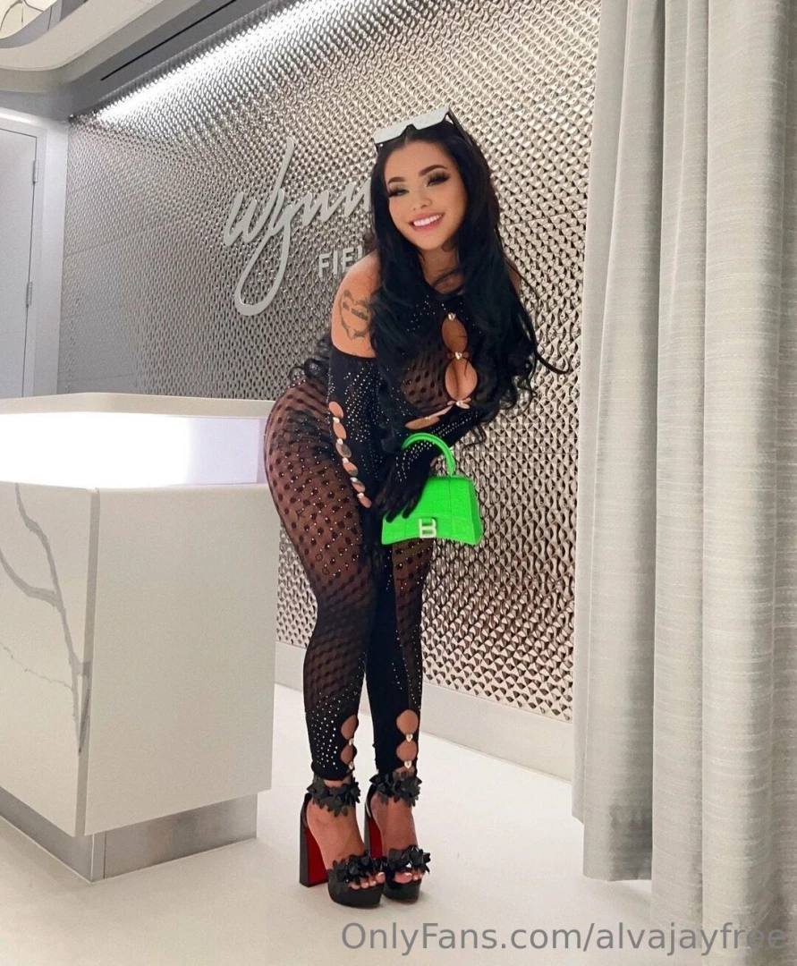 Hey papi why not follow me all the way to my vip page subscribe 