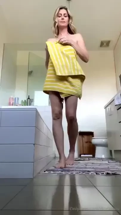 Yellow - pics amp video full nude - front and rear views bent over part 1 