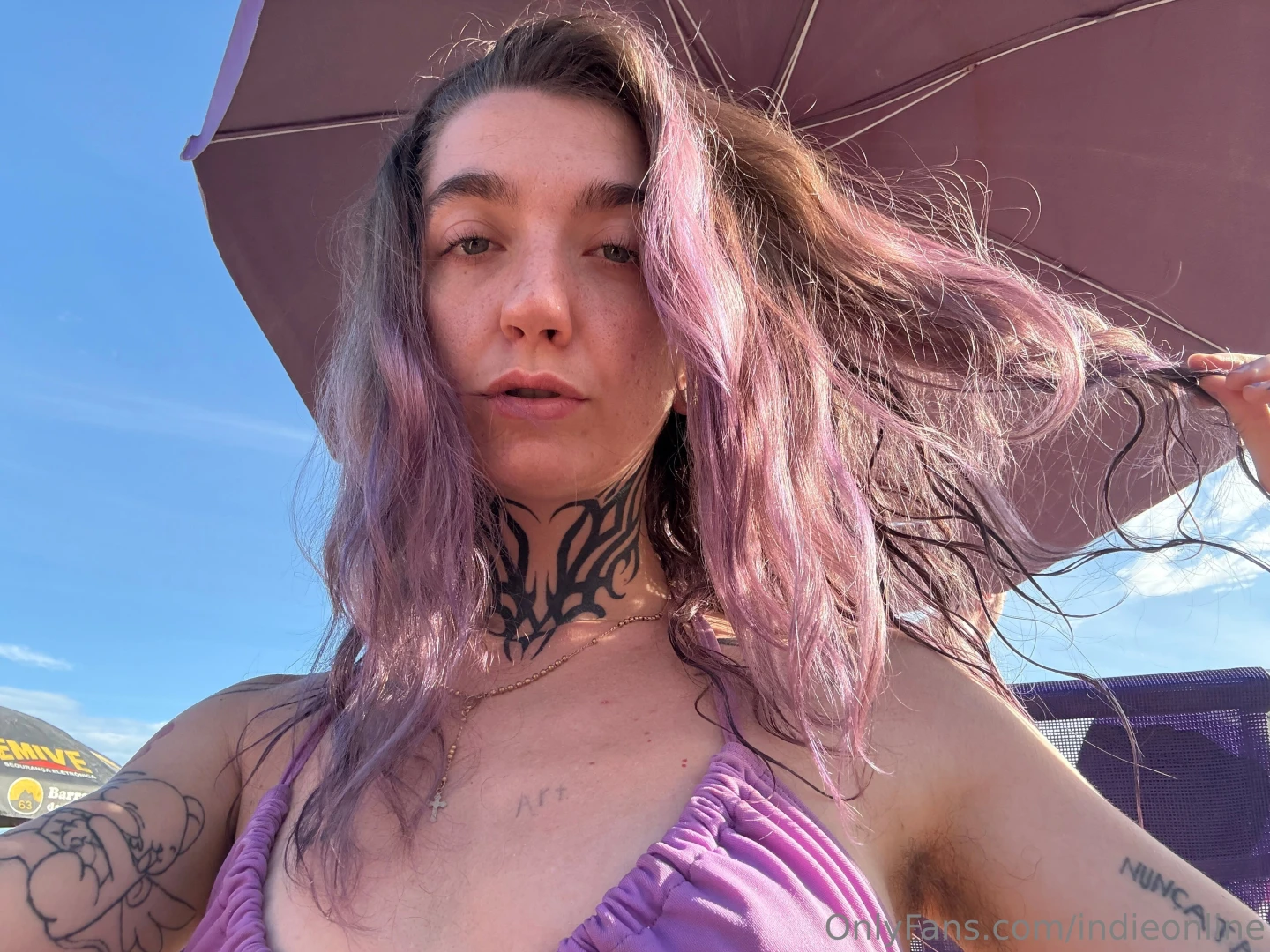 Marry christmas for all im enjoying my day in the beach and u 