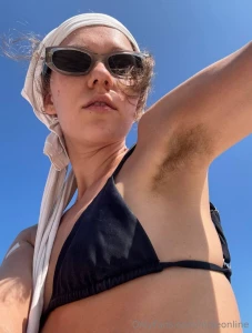 How does miamoonscorpio armpit smell like ad