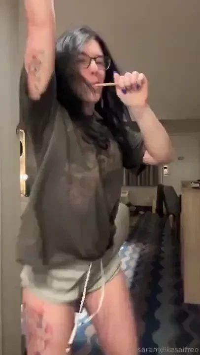 Do you also dance while getting ready in the morning no just me 