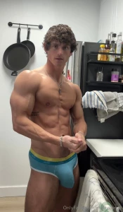 Quick flex while cooking