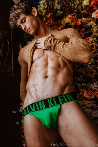 Insert face here part 152