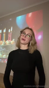 Hey my lovely babes guess what it s my birthday today and i ve got a