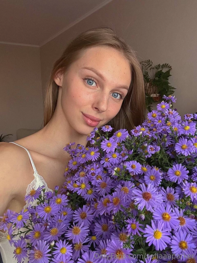 Spotted this gorgeous bouquet and just couldn t resist those purple 