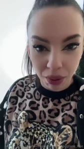 Vi avevo gi detto che sto a ferro e voglio vederti schizzare live vi