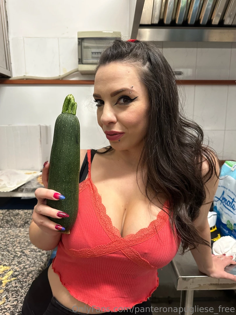 Su onlyfans com panteronapugliese vi aspettano succulenti contenuti a 