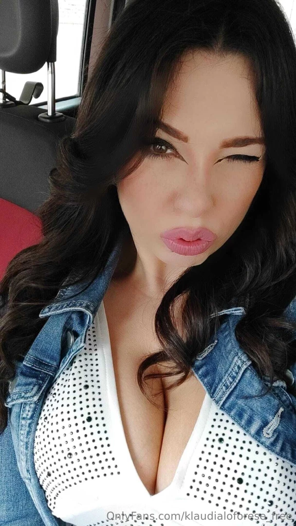 Stanno esplodendo vogliono uscire chi c per cam scrivetemi su onlyfans 