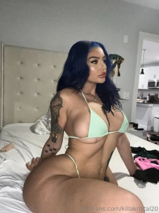 Hello bebe i m back dm me for custom vids and pics