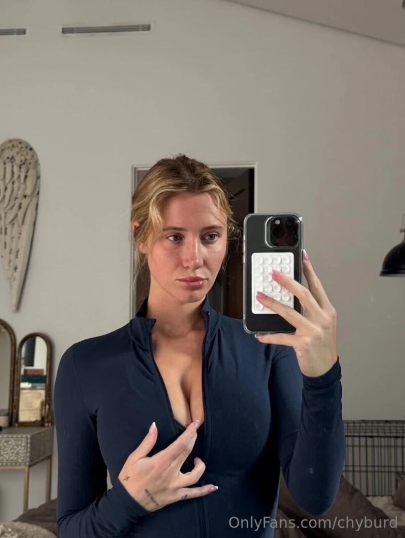 Send me a pic in the dms and i ll rate it i m in a mood 