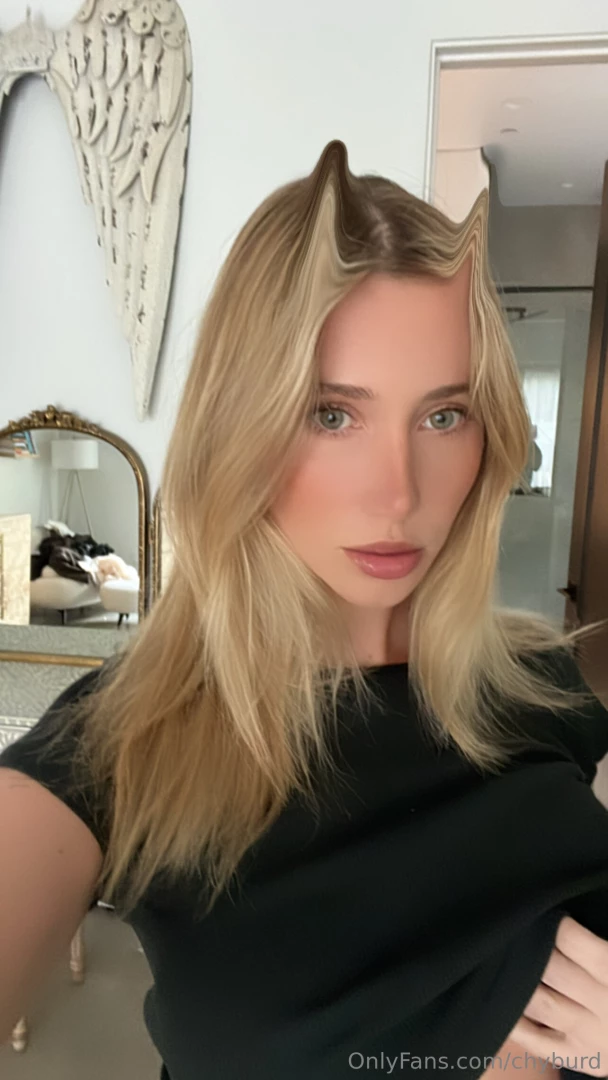 Woke up in a mood clearly ask me about me dream 