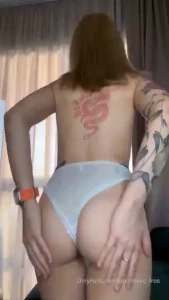 Do you like the way i move that juicy ass