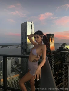 Can we chat babe message me