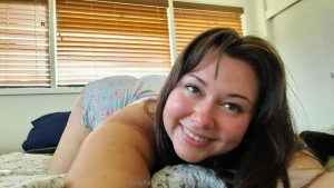 Come here and let me cuddle your cock part 1