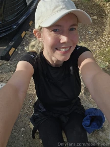 Happy monday still so proud of myself for completing this 12 hour hike